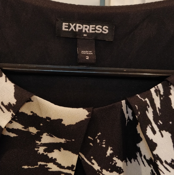 Dress - Picture 4 of 4